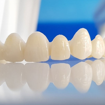 Răng Sứ ZIRCONIA